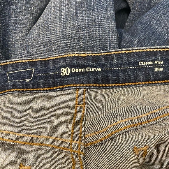 Levi’s Demi Curve Classic Rise Slim Women’s Jean - Picture 7 of 11